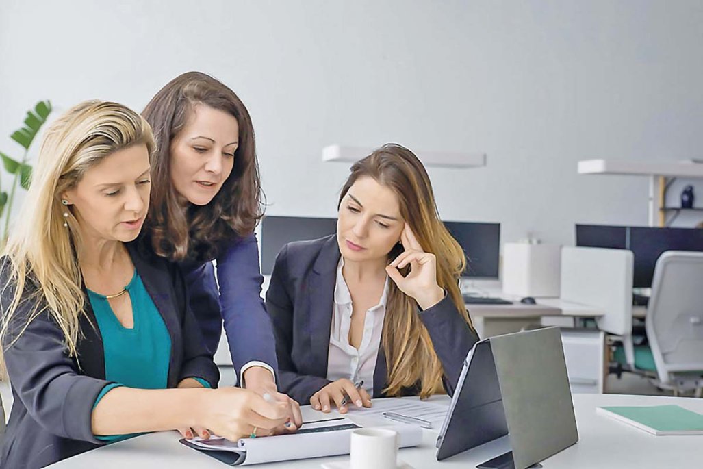 ¿Ya es estructural? Los cuidados aún lideran entre los factores que explican la brecha laboral entre hombres y mujeres