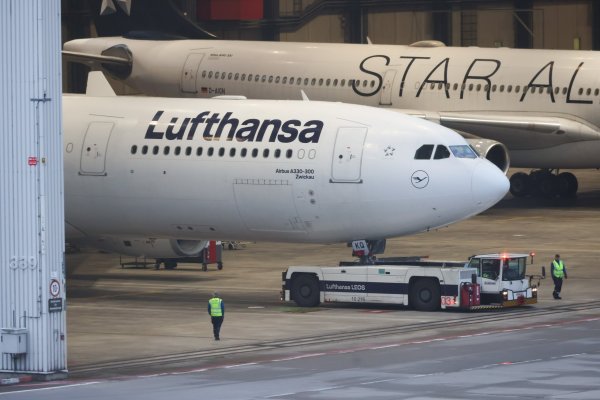 <p>Aeropuertos europeos enfrentan riesgo de escasez de jet fuel en tres semanas</p>