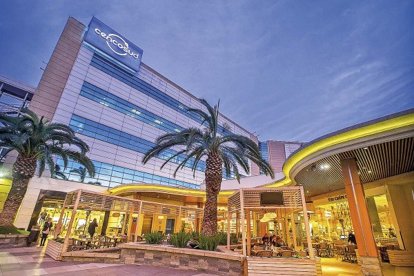 La millonaria multa que busca aplicar el Fisco de Brasil a Cencosud por la adquisición de dos cadenas de supermercados