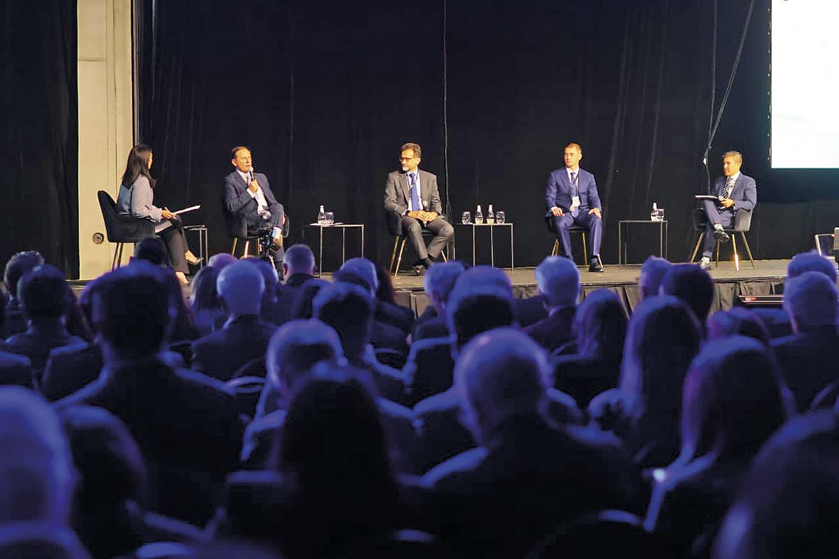 <p>Panel con tres CEO.</p>