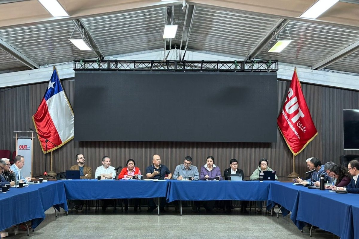 <p>La cita entre la oposición y la CUT para hacer frente a la negociación de salario mínimo</p>