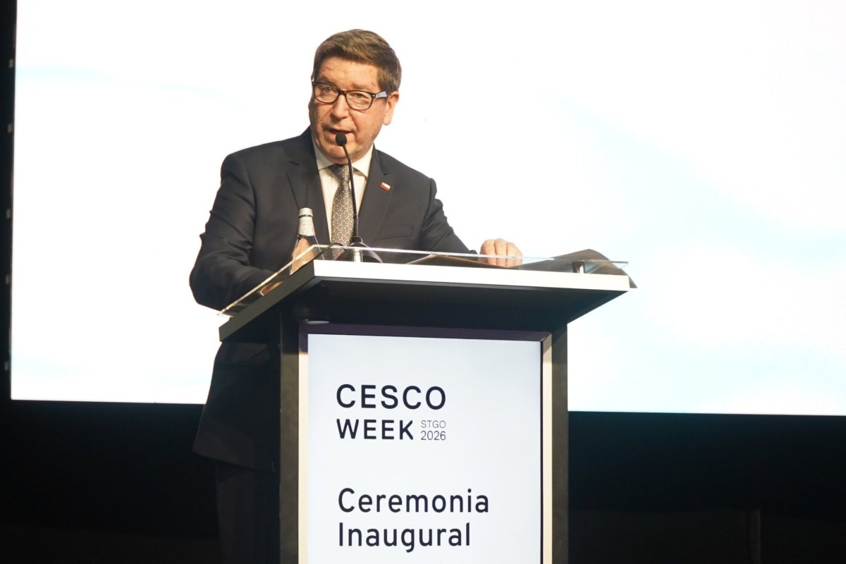 <p>Biministro Mas revela que Gobierno ya definió al próximo presidente de Codelco y dice que "evalúan" permanencia de Pacheco en Novandino</p>