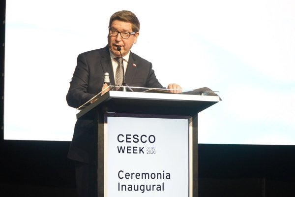 <p>Biministro Mas revela que Gobierno ya definió al próximo presidente de Codelco y dice que "evalúan" permanencia de Pacheco en Novandino</p>