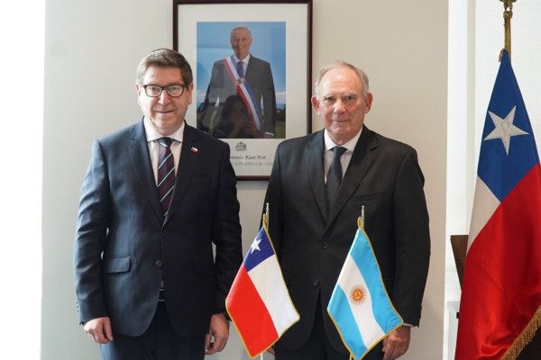 <p>Chile y Argentina acuerdan retomar sesiones del tratado minero binacional para facilitar proyectos en la frontera</p>