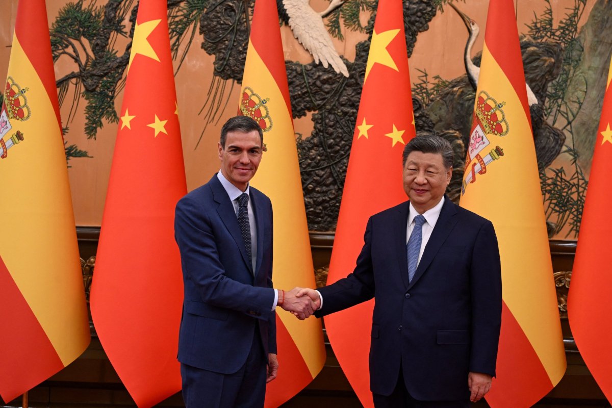 <p>Xi se reunió con el presidente del gobierno español, Pedro Sánchez, como parte de una serie de encuentros con líderes mundiales en Beijing. (Foto: Reuters)</p>