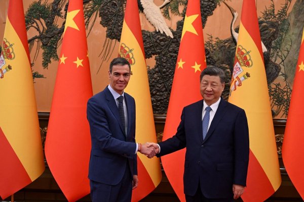 <p>Xi se reunió con el presidente del gobierno español, Pedro Sánchez, como parte de una serie de encuentros con líderes mundiales en Beijing. (Foto: Reuters)</p>
