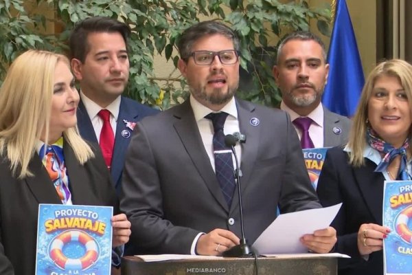 <p>Ahora en DF | PDG propone proyecto de "salvataje a la clase media" para aprobar Ley de Reconstrucción de Kast</p>