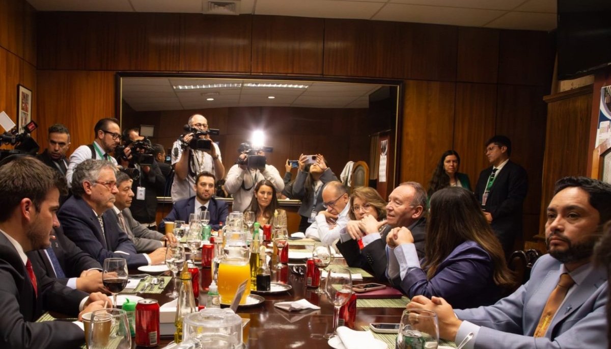 Proyecto misceláneo: gradualidad de rebaja de impuesto a las empresas no convence a la oposición que insiste en separarlo