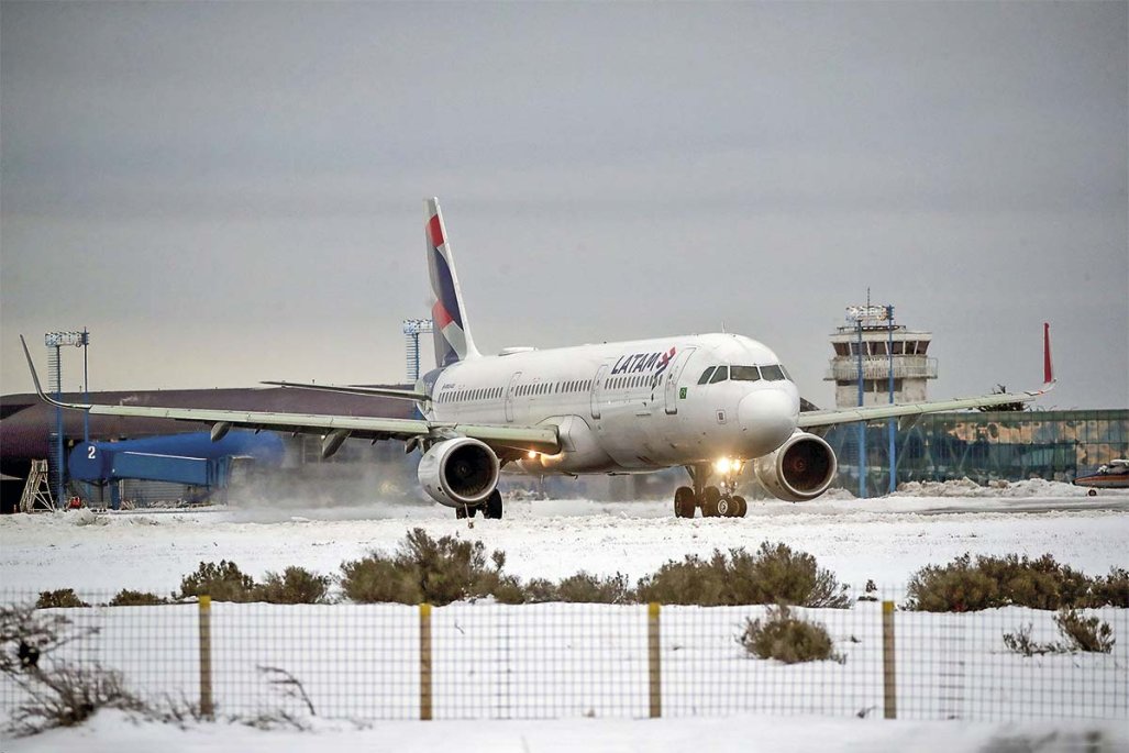 MOP descarta crisis en concesión de aeropuertos australes: “Evidencia flujos relevantes” y no vislumbra “inviabilidad estructural”