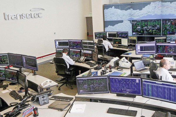 <p>Transelec asegura que el apagón "aceleró transformaciones estructurales" en la firma y precisa avance en restitución de cobros por error en cuentas de la luz</p>