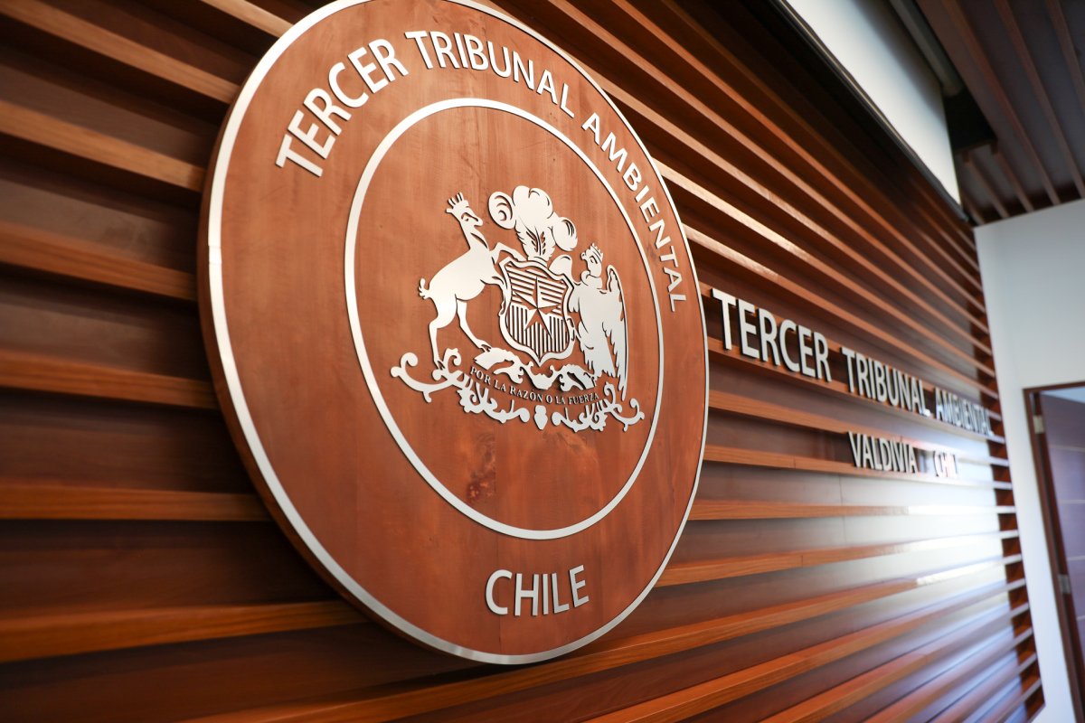 <p>Tribunal Ambiental deja en estudio causa para revertir calificación favorable de proyecto que cuadruplica producción de Invermar en Calbuco</p>