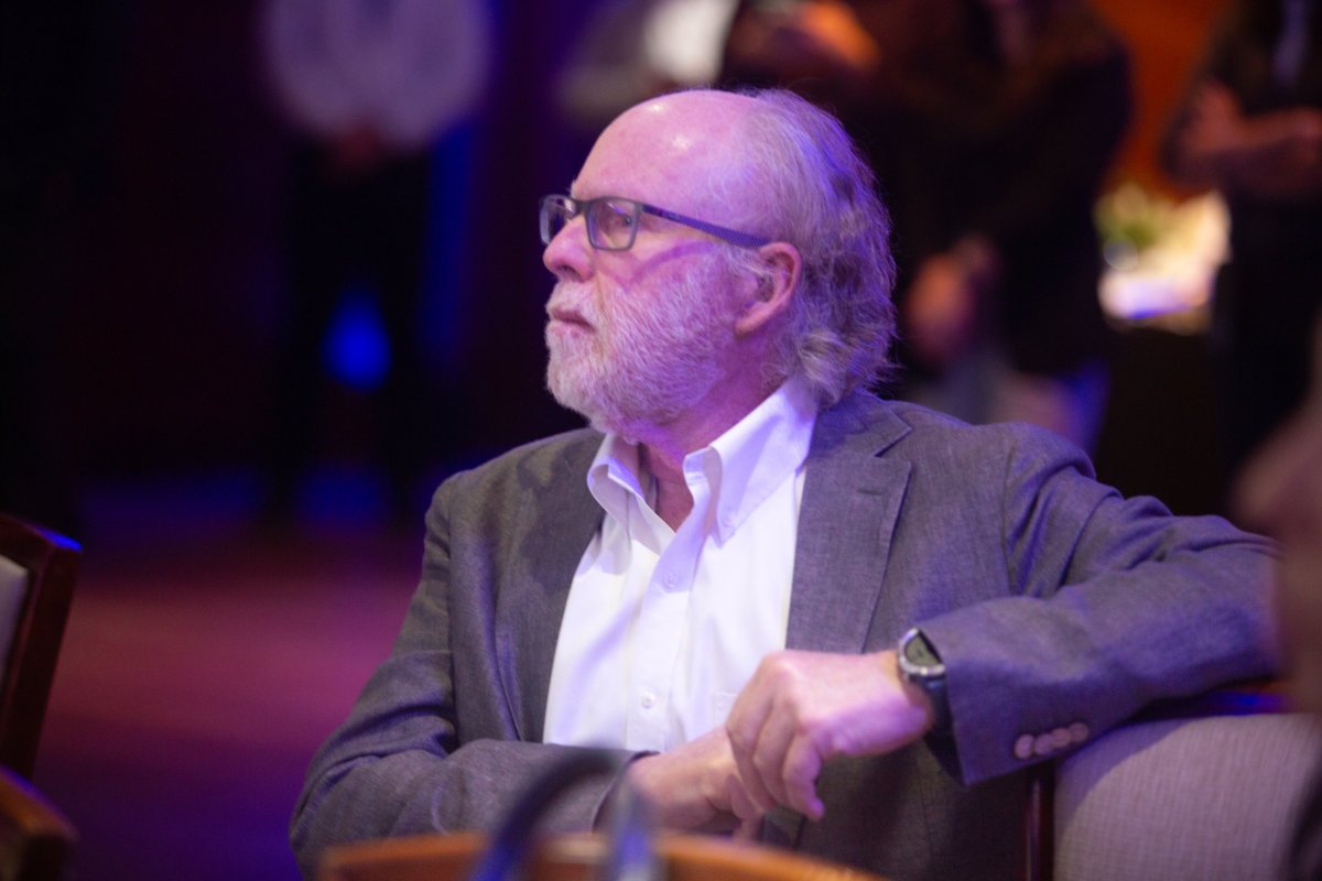 <p>el empresario fue enfático en descartar un retiro de la actividad empresarial: “No me estoy jubilando”.</p>