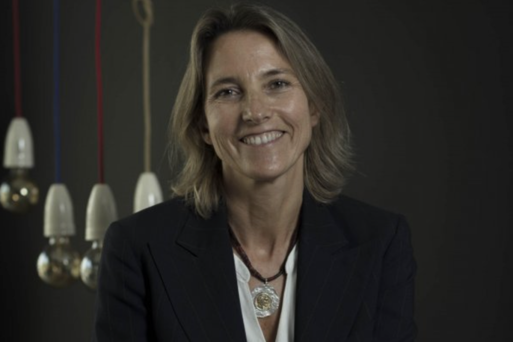 Directiva francesa Marie Agathe Porte aterriza en CCU