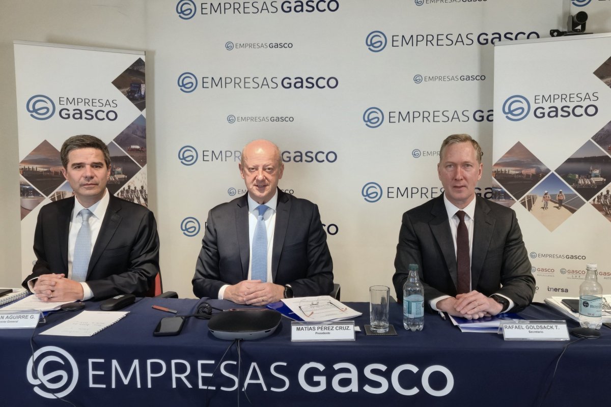 <p>Cristián Aguirre, gerente general; Matías Pérez Cruz, presidente; y Rafael Goldsack, gerente legal.</p>