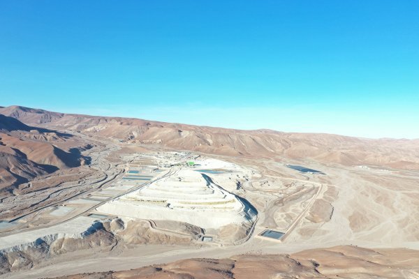 Tribunal Ambiental revisa suspensión de faenas de Quiborax en el Salar de Surire y evalúa reapertura parcial tras dos años paralizadas