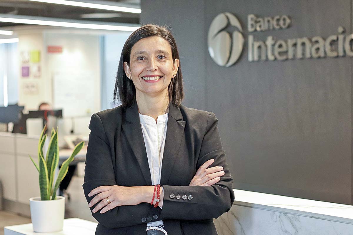 Paula Espinoza, gerenta general de Banco Internacional AGF: “Mantener posiciones en UF con estabilidad de política monetaria es una buena alternativa”