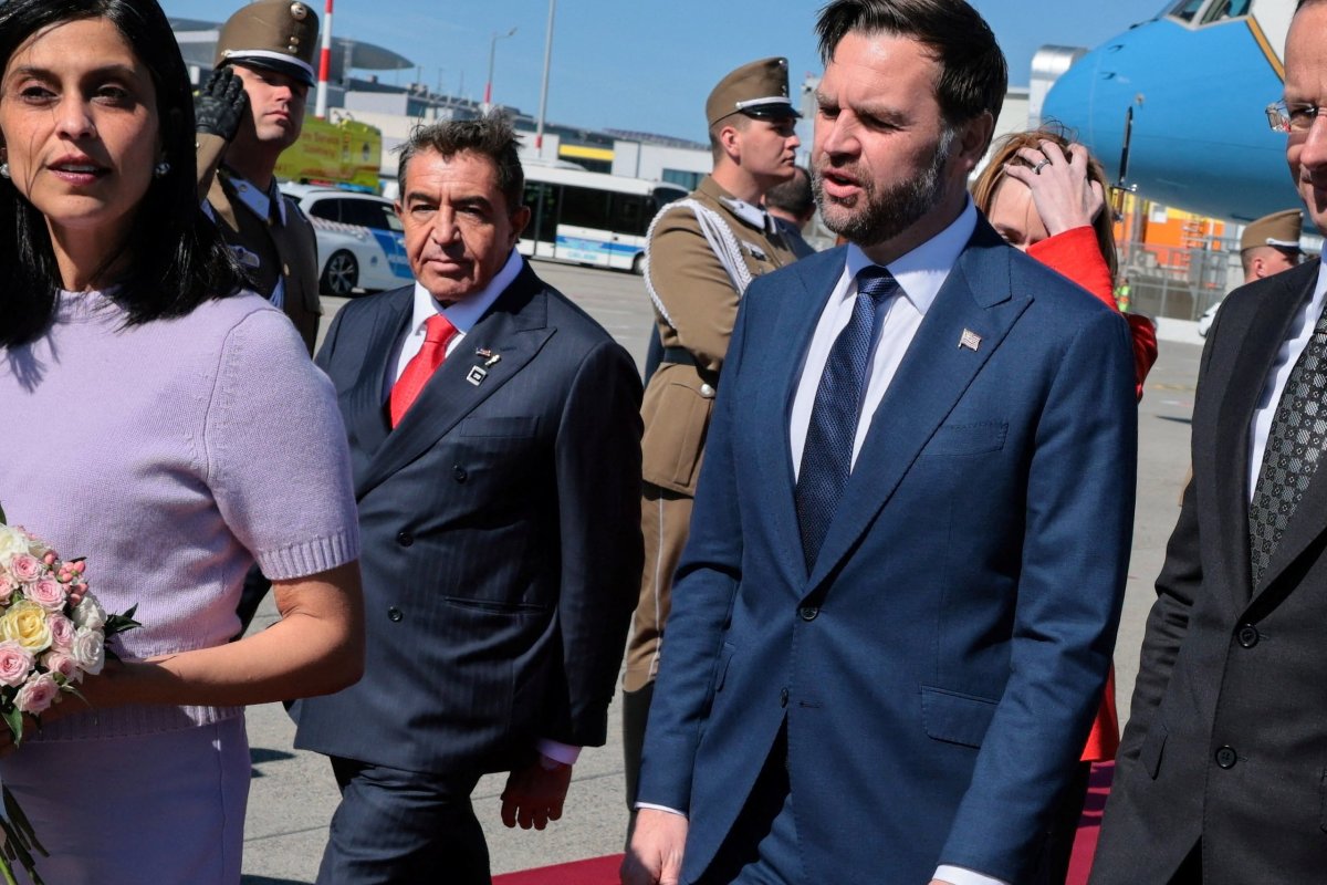 <p>“US$ 20.000 millones en 20 minutos”: el hombre que está convirtiendo a Trump en una máquina de hacer negocios a escala mundial</p>