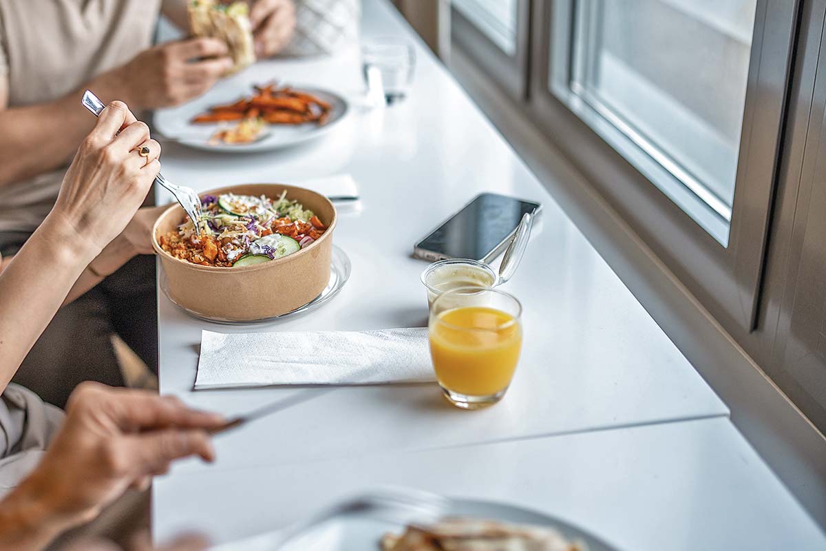 Uber crea sociedad local para repartir colaciones y almuerzos a empresas