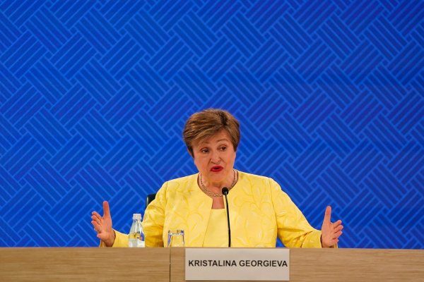 <p>Directora del FMI asegura que la entidad podría ofrecer programa de apoyo a Venezuela tras reanudación de relaciones</p>