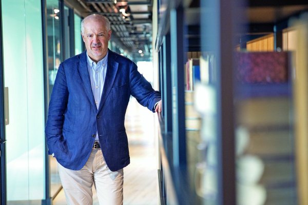 Un llamado con Boric, la “guerra sucia” y nuevos M&A en camino: Juan Tagle cuenta sus planes tras salir de la UC