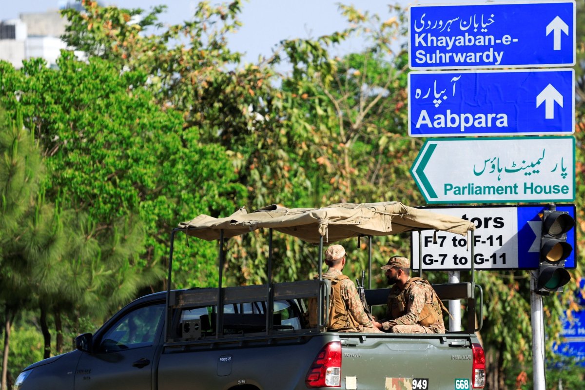 <p>Trump acusa a Irán de violar alto el fuego y amenaza con destruir infraestructura en medio de tensión por Ormuz</p>