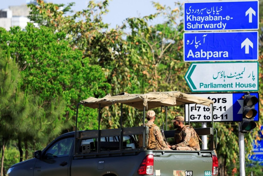 Trump acusa a Irán de violar alto el fuego y amenaza con destruir infraestructura en medio de tensión por Ormuz