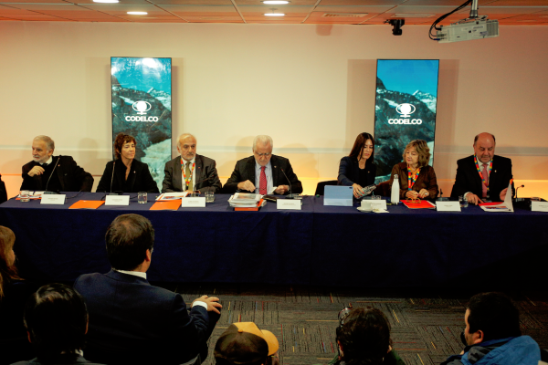 <p>Tenso round entre Pacheco y Quiroz en junta de Codelco: timonel de la estatal dice "no hay crisis" y ministro de Hacienda pregunta al directorio su "comparte este autoelogio"</p>