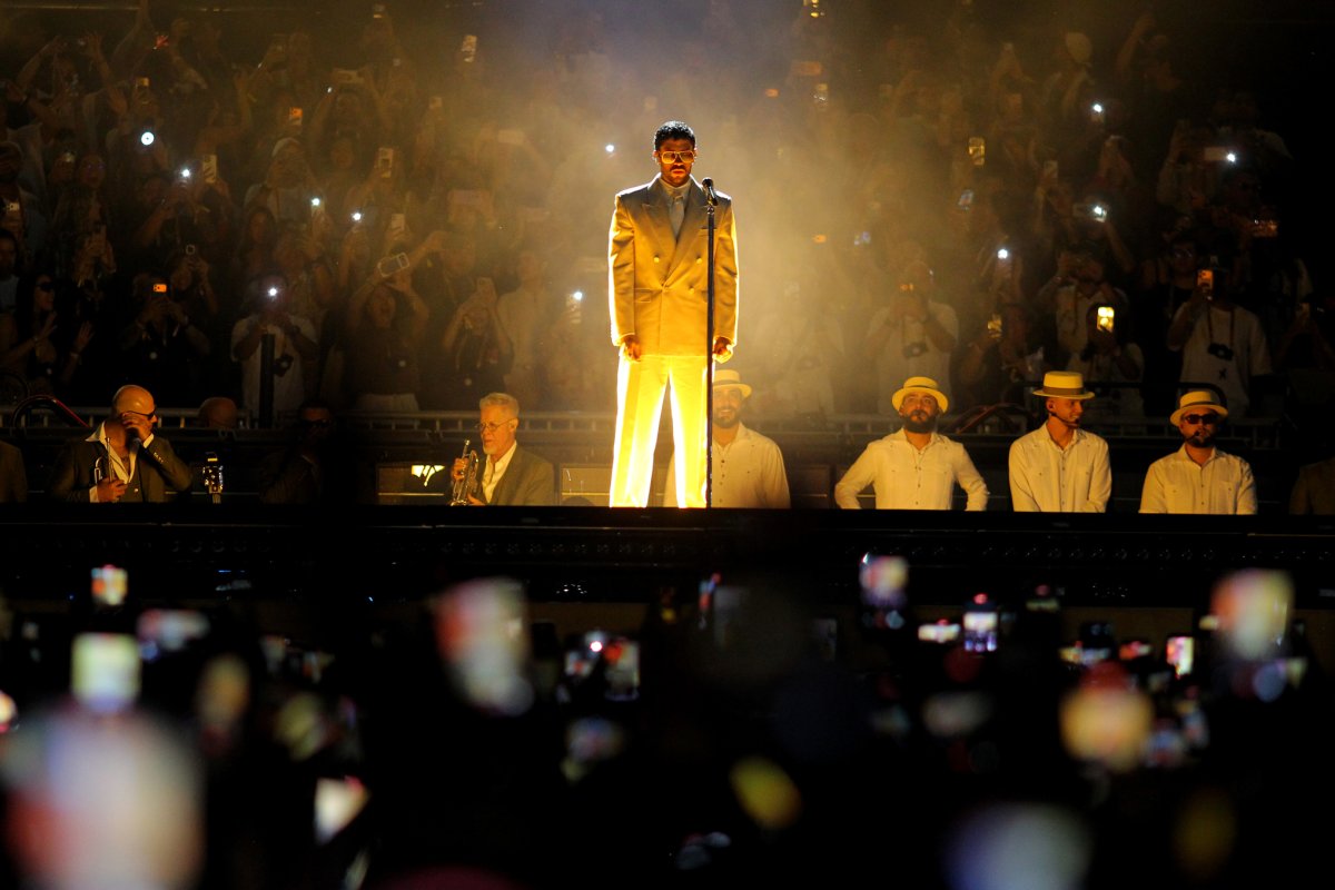<p>Se vendieron unas 145.500 entradas para los tres conciertos de Bad Bunny en Colombia, generando US$23,7 millones. (Foto: Bloomberg)</p>