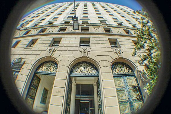 <p>Minuta de economistas de la oposición calcula que la reforma de Kast reducirá los ingresos fiscales en US$ 4.400 millones al año, un 7% de la recaudación anual del Estado</p>