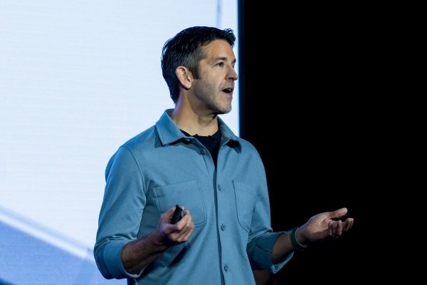 <p>Ternus asumirá como CEO de Apple en septiembre. (Foto: Bloomberg)</p>