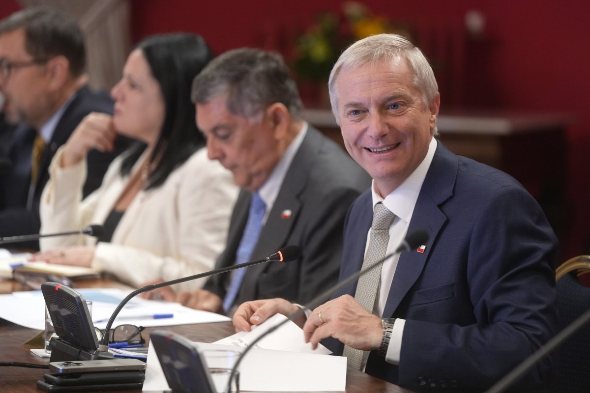 <p>El proyecto misceláneo de La Moneda entra en horas clave y gobierno confirma que se ingresará al Congreso este miércoles</p>