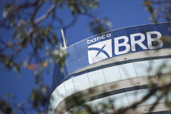 <p>Banco de Brasilia acuerda la venta de activos de Banco Master por US$ 2.880 millones a gestora Quadra Capital</p>