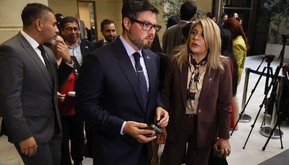 PDG se transforma en el seguro del gobierno para aprobar el proyecto de reactivación económica en medio de intensas negociaciones