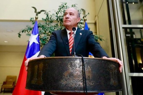 <p>Ministro Quiroz defiende los ajustes para superar eventual pérdida fiscal por rebaja del impuesto corporativo</p>