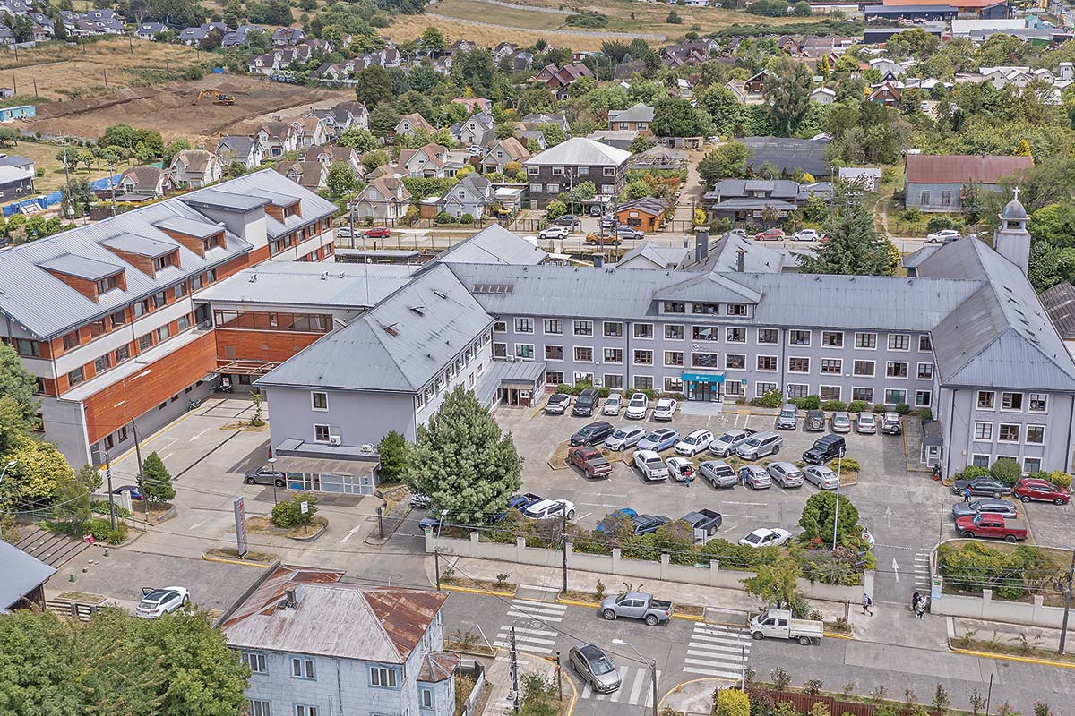 <p>Excontroladores del Banco Internacional venden Clínica Puerto Varas a Red Interclínica</p>