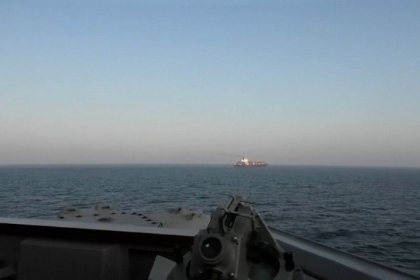 <p>Ahora en DF | Trump ordena abrir fuego contra embarcaciones que coloquen minas y dice tener "sellado" Ormuz</p>