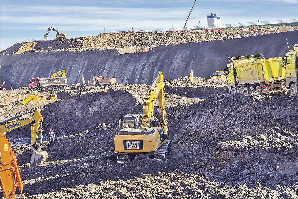<p>Firma de capitales chinos pide extender jornada laboral de 9 de la noche a 7 de la mañana para construir central hidroeléctrica</p>