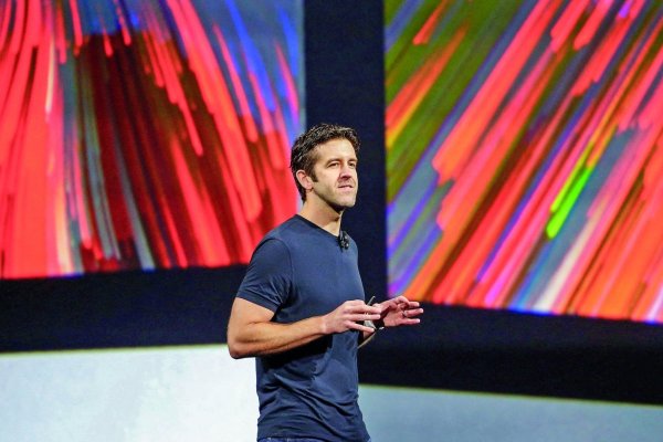 El próximo CEO de Apple, John Ternus, se enfrenta a un momento decisivo en materia de IA