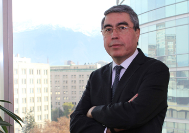 Osvaldo Adasme asume funciones como nuevo comisionado de la CMF