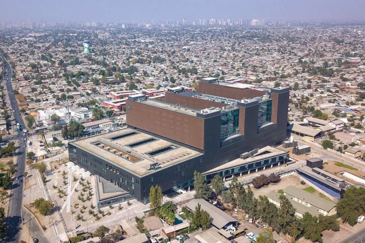 <p>Concesionaria de Hospital Félix Bulnes vuelve a arremeter contra MOP y acusa seis años de operación bajo condiciones no pactadas</p>