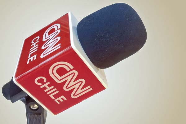 <p>Operadora de CNN Chile adquiere red de radios regionales para integrarla a sus contenidos</p>