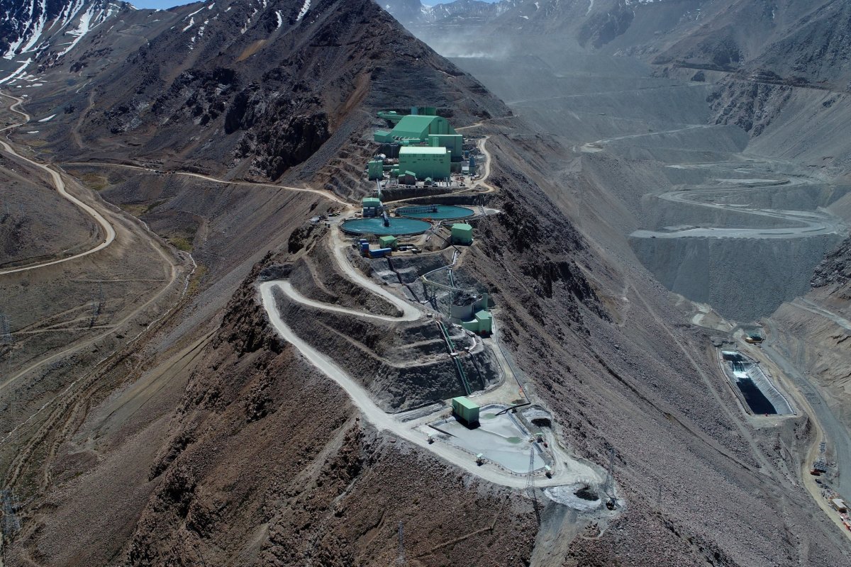 <p>La mina de cobre y molibdeno Los Bronces se encuentra a 65 kilómetros de Santiago y a 3.500 metros sobre el nivel del mar. (Foto: Reuters)</p>