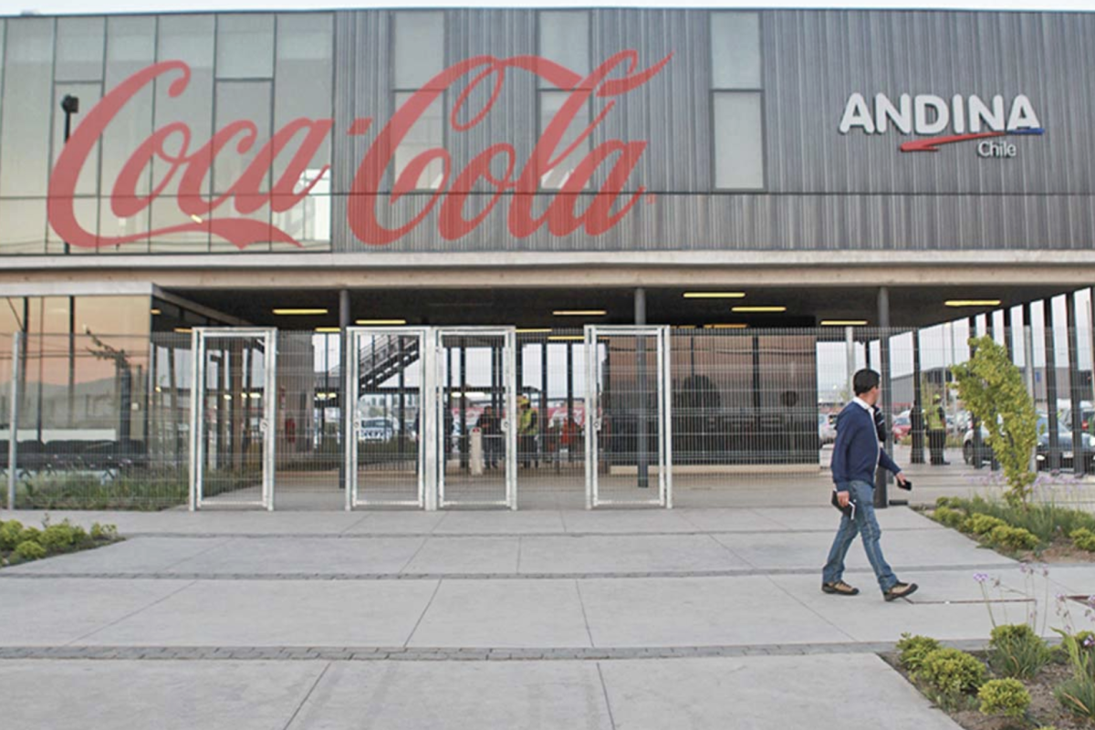 En un entorno “dinámico y desafiante”, Coca-Cola Andina registra aumento del 25,3% en utilidades