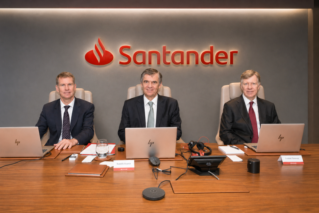 Accionistas del Banco Santander Chile aprueban dividendo y eligen nuevo directorio: Juan Benavides se suma como director independiente