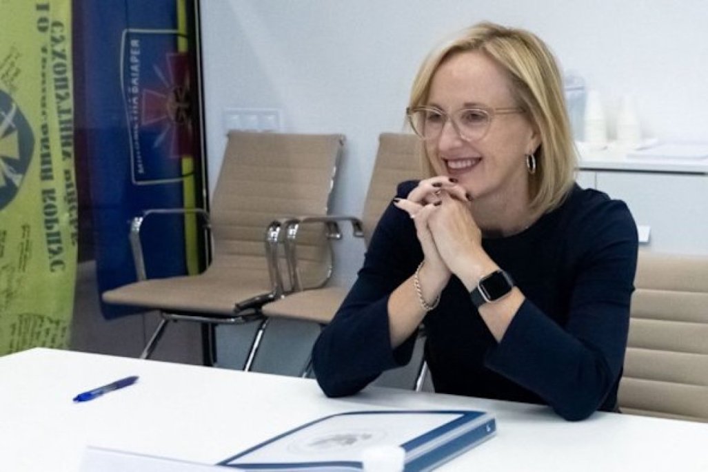 Embajadora de EEUU en Ucrania renuncia a su cargo por diferencias con Trump