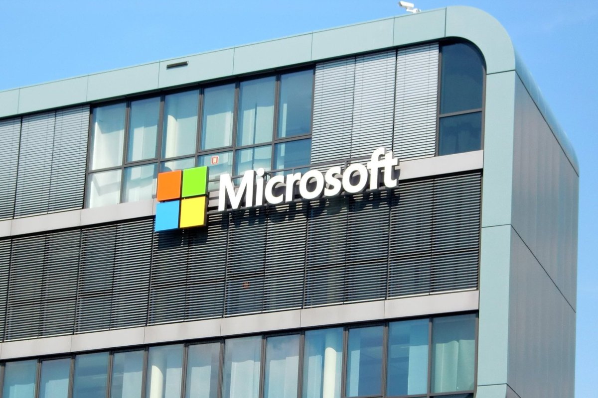 <p>El crecimiento de Microsoft Cloud no logra disipar las preocupaciones de los inversionistas sobre la IA</p>