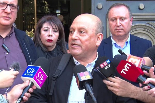 <p>Ahora en DF | CUT y gobierno no alcanzan a acuerdo por salario mínimo: “Nuestra posición es recuperar poder adquisitivo"</p>