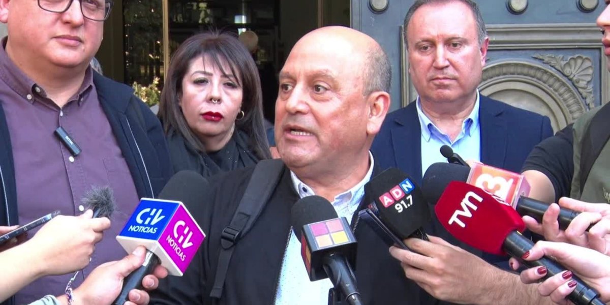 <p>Ahora en DF | CUT y gobierno no alcanzan a acuerdo por salario mínimo: “Nuestra posición es recuperar poder adquisitivo"</p>