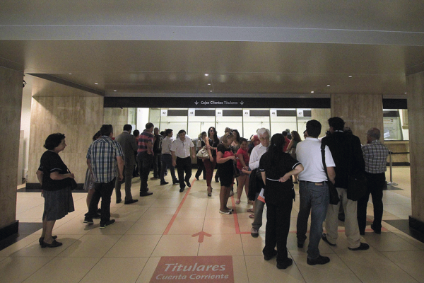 <p>Bancos acumulan ganancias por US$ 523 millones en marzo y colocaciones vuelven a crecer tras meses de contracción</p>