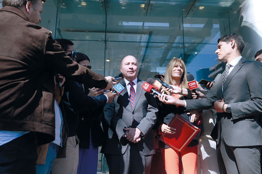 <p>Jorge Quiroz, ministro de Hacienda, Ximena Rincón, ministra de Energía. Foto: Ministerio de Hacienda</p>